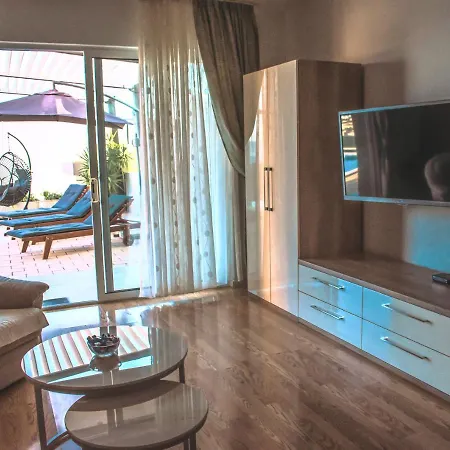 شقة With Private Pool 