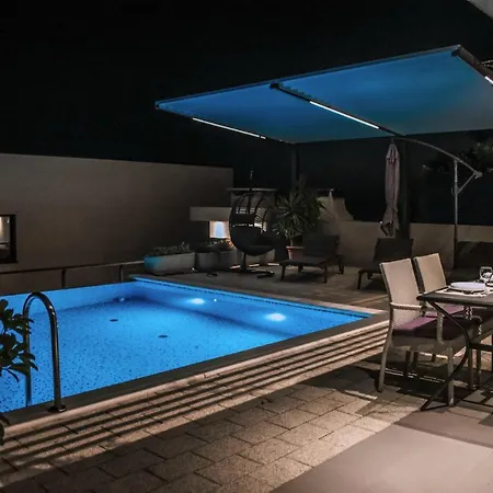 شقة With Private Pool 